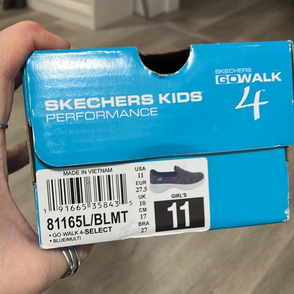 Sketchers , children’s 11 , slip on sneakers / running shoes. New in box - Picture 5 of 5
